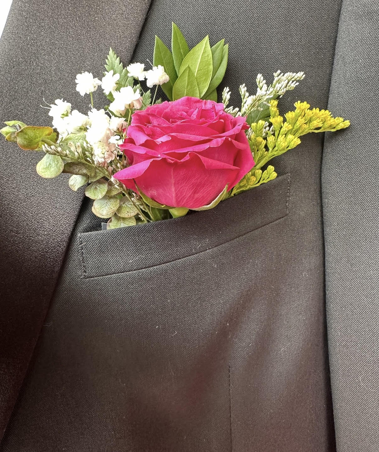Pocket Spray Rose Boutonniere